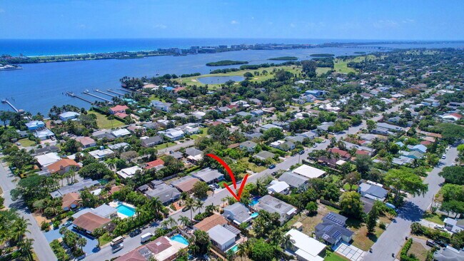 Foto del edificio - 1717 N Ocean Breeze