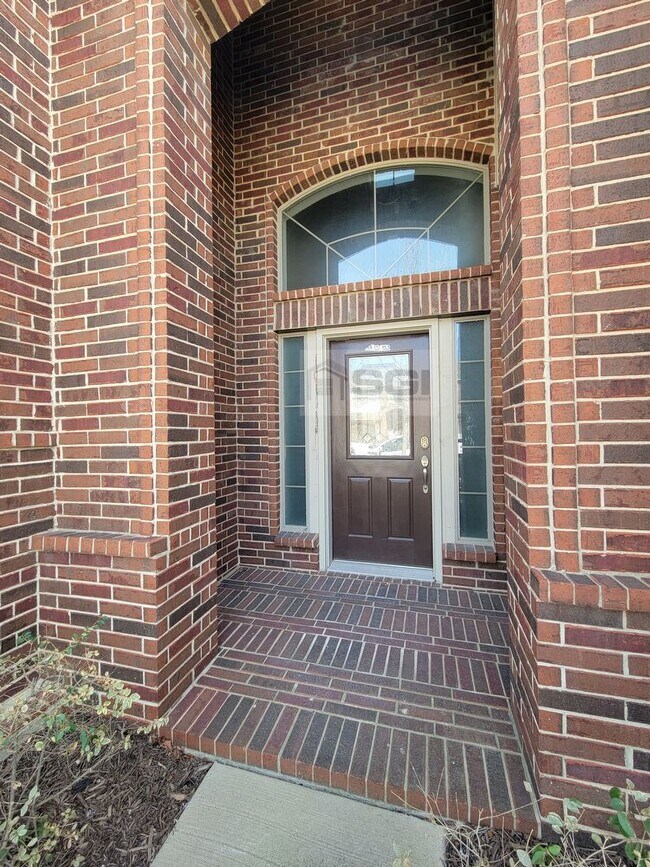 Building Photo - Fantastic 3 Bed Townhouse