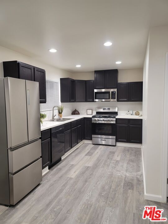 Building Photo - 1218 W 77th St