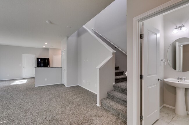 Foto del edificio - South West/ Mountains Edge 3 BD, 2.5 BA GATED COMMUNITY HOME