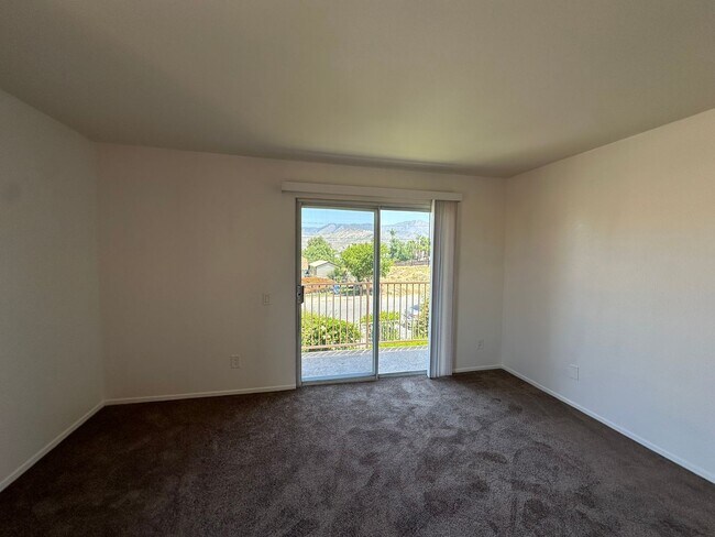 Foto del edificio - 3bd/2ba Condo - Mentone, CA