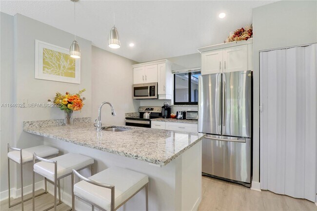 Foto del edificio - 105 Club Dr