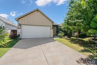Building Photo - 133 Carlina Lp