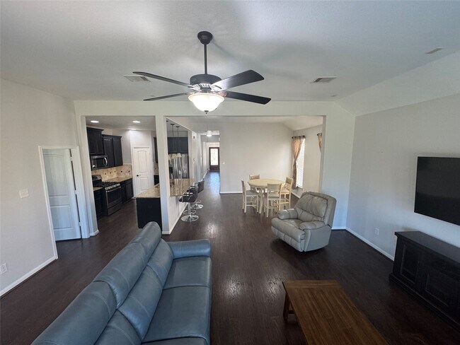 Foto del edificio - 5310 Royal Press Dr