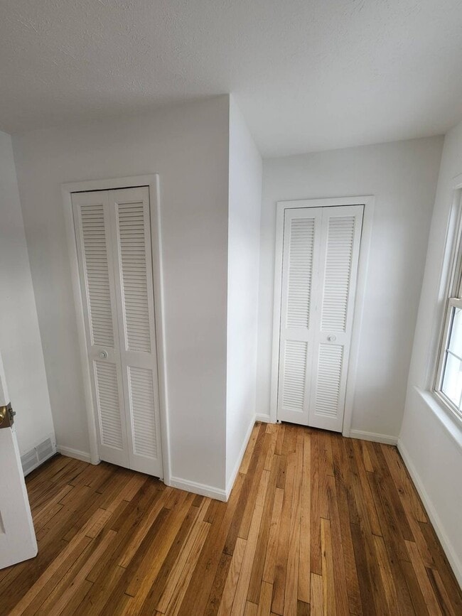 Building Photo - Charming 3-Bedroom Property in Prime Location