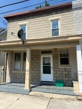 Building Photo - 142 N East St