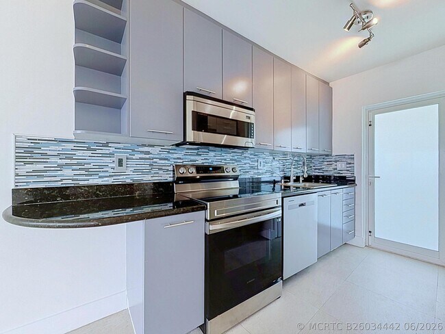 Foto del edificio - 3250 NE 28th St