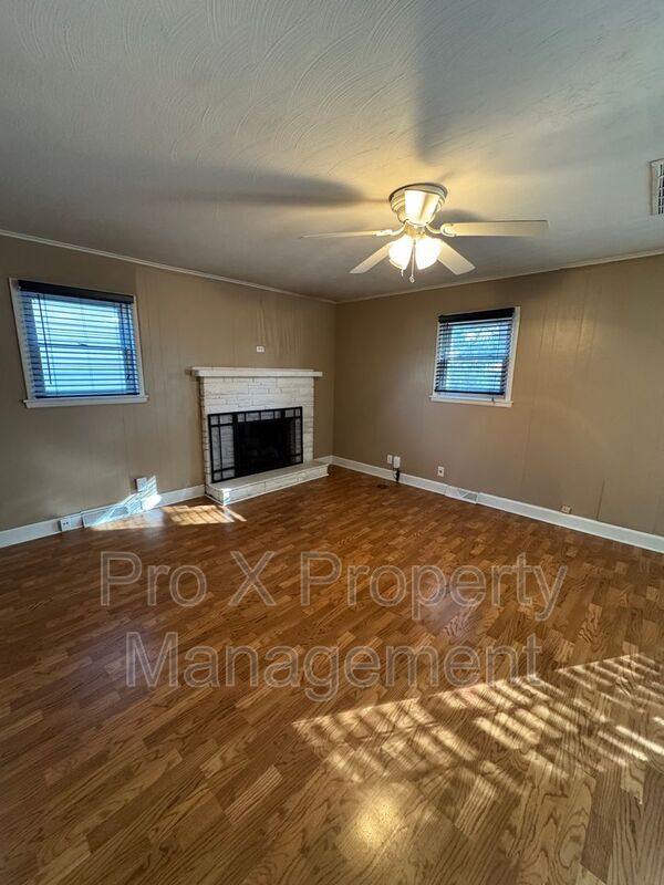 Foto del edificio - 1304 E Woodland St