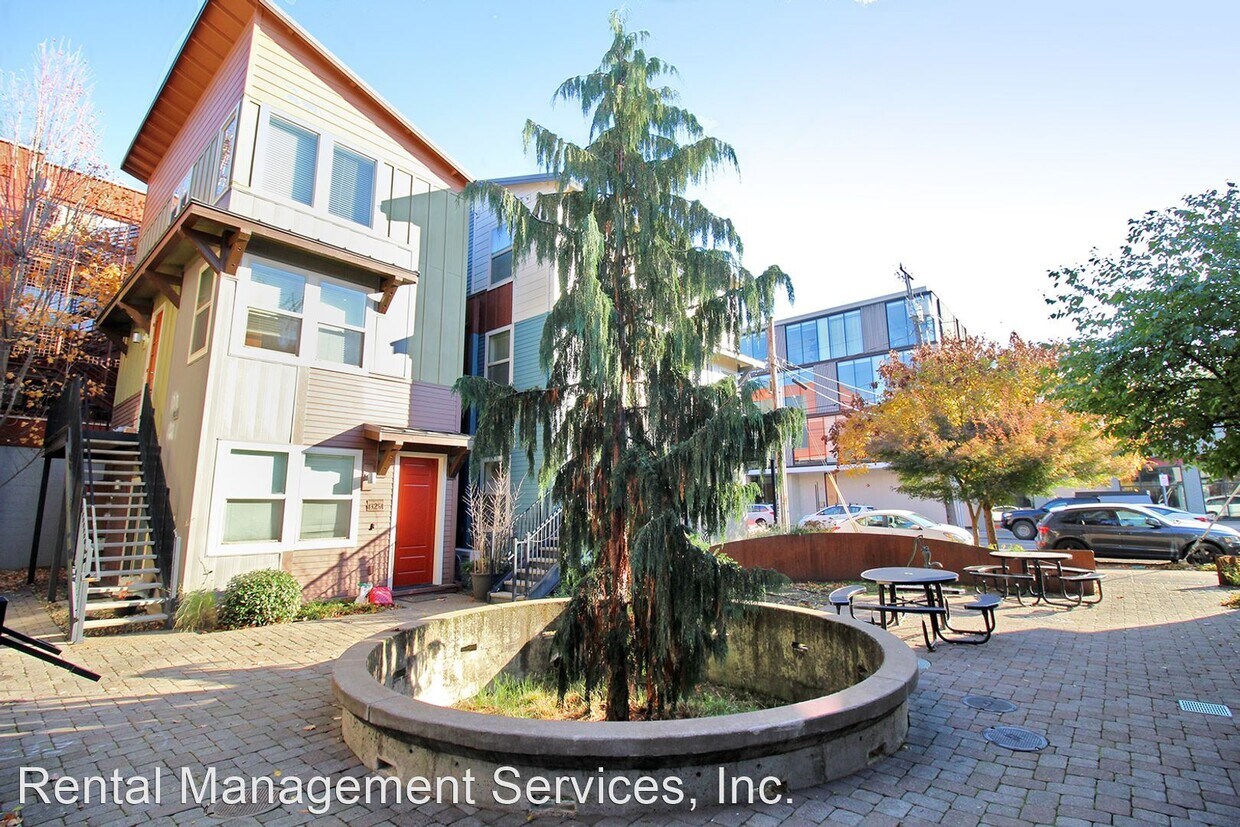 Primary Photo - 1 br, 2 bath House - 4325 SE Division Stre...