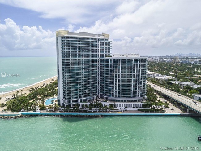 Foto del edificio - 10295 Collins Ave