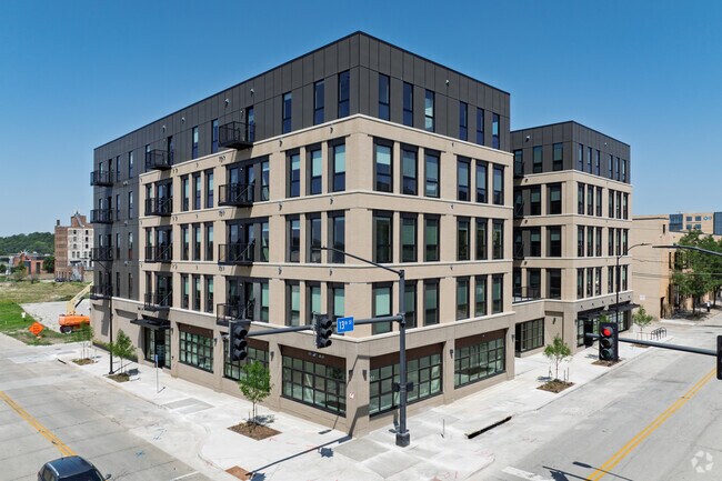 Building Photo - The Deco