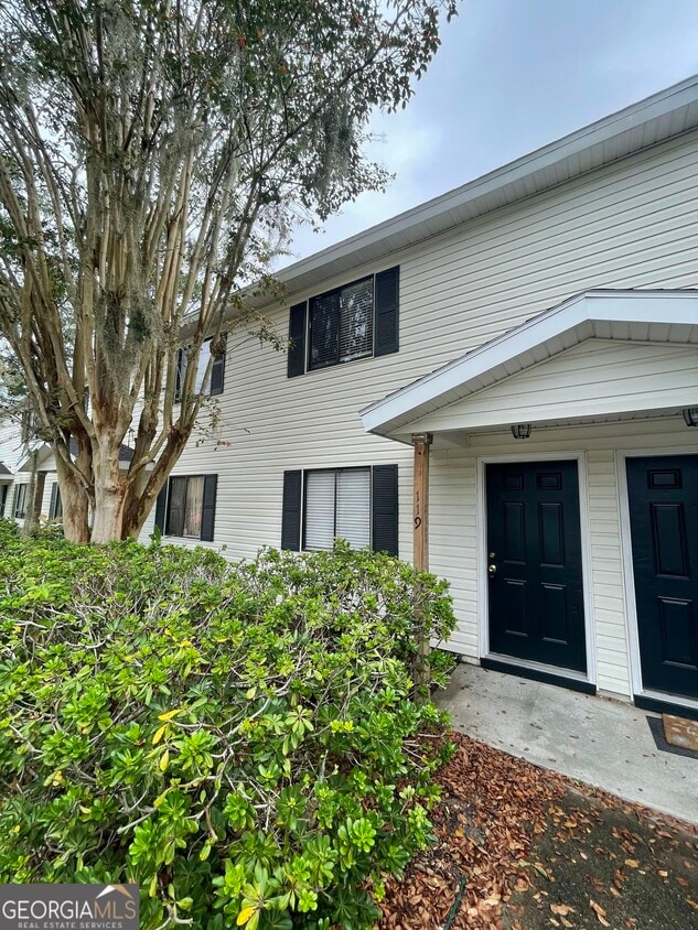 Primary Photo - 119 S East St