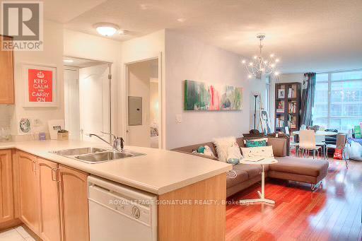 Photo du bâtiment - 219 Fort York Blvd