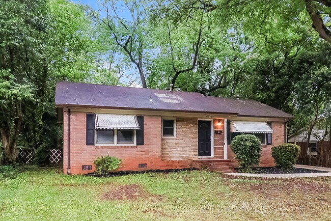 Building Photo - 3924 Broadview Dr