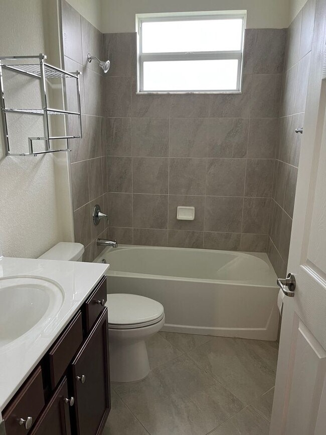Foto del edificio - 17797 Woodland Ct