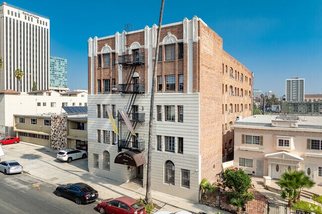 Foto del edificio - New Hampshire Manor