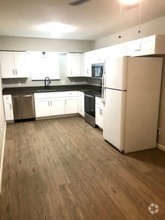 Building Photo - 658 S Grand