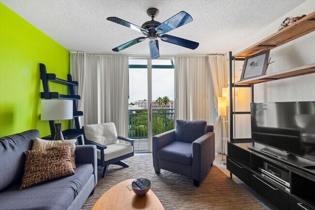 Foto del edificio - 3635 Seaside Dr