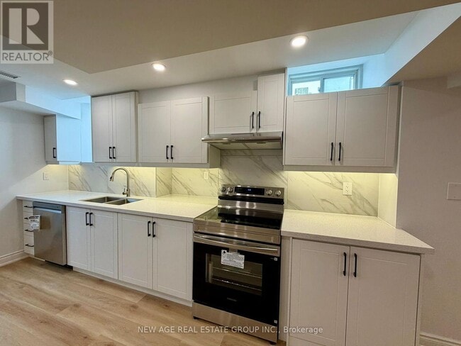 Building Photo - 47 Mountain Heights Pl