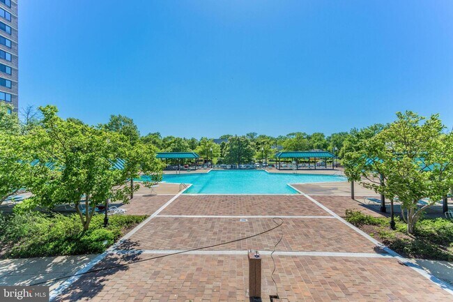 Foto del edificio - 5505 Seminary Rd