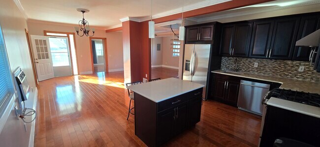 Foto del edificio - 8522 115th St