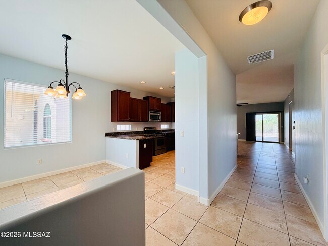 Foto del edificio - 9859 N Crook Ln