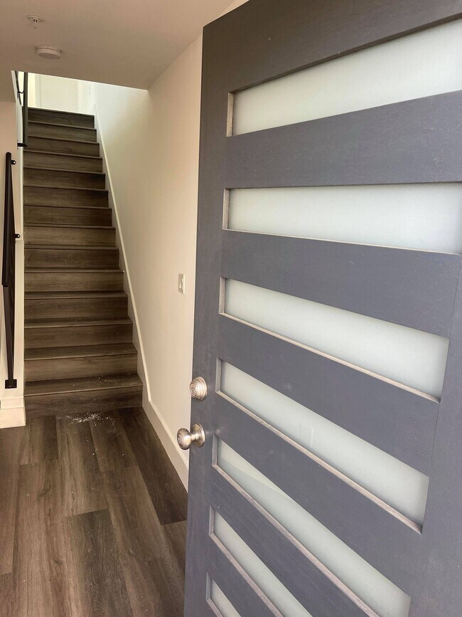 Entry Way - 6002 Klump Ave