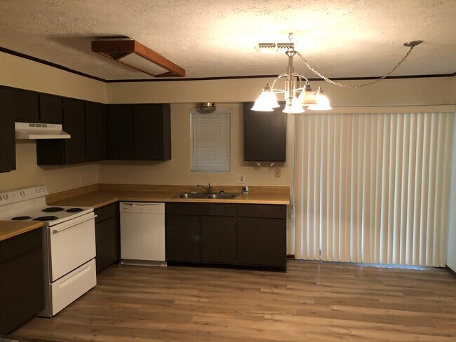 Building Photo - 2381 Mesquite Cir