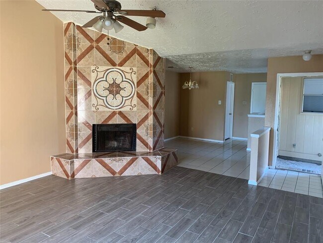 Building Photo - 5411 Regal Ridge Ln
