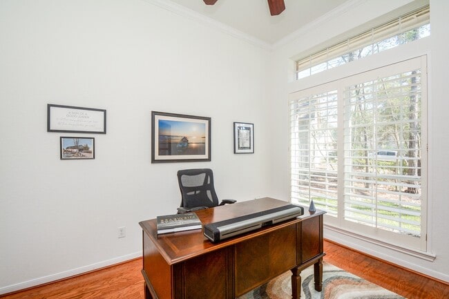 Building Photo - 14 Guinevere Pl