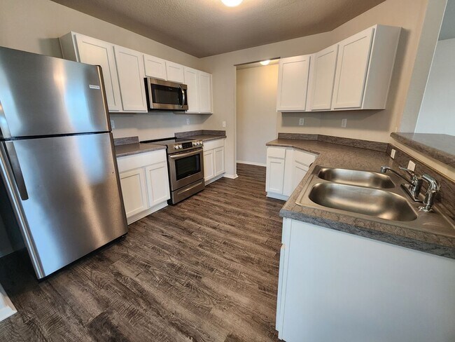 Building Photo - 10209 Brandi Kay Dr