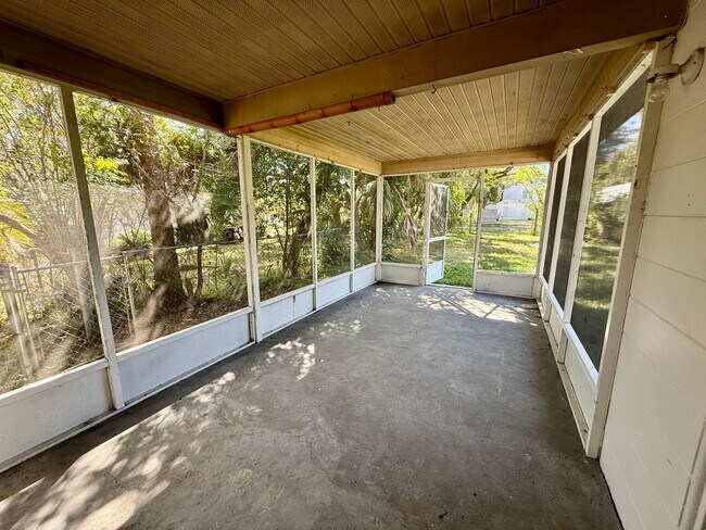 Foto del edificio - Affordable 1 Bedroom / 1 Bathroom Located ...