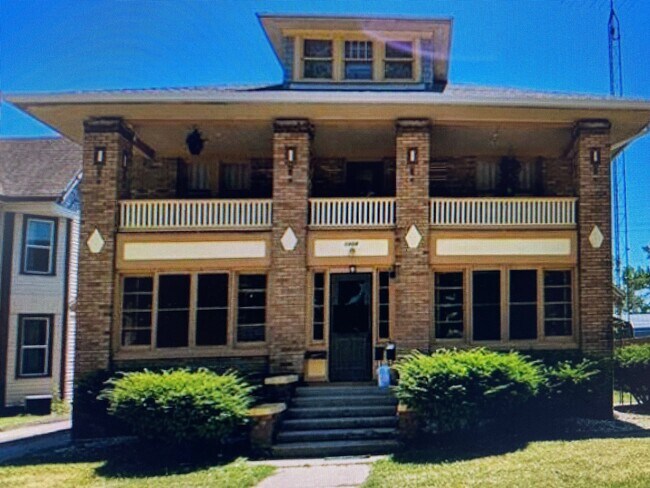 Foto del edificio - 1008 Monroe Ave