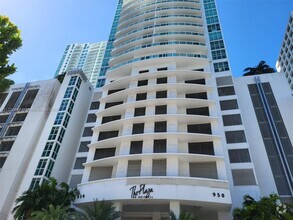 Building Photo - 950 Brickell Bay Dr