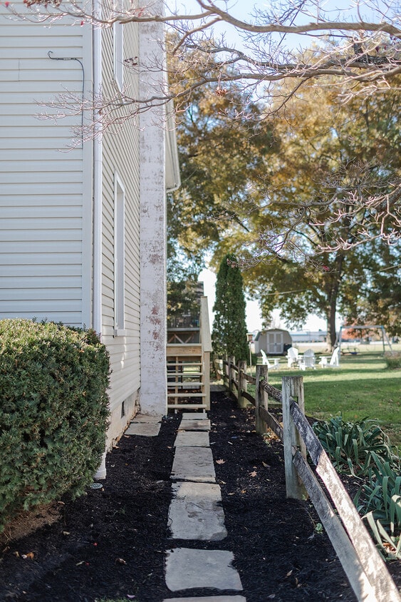 Primary Photo - 6018 Carpenter St