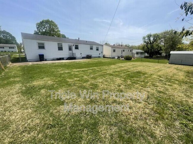 Building Photo - 1105 S Waterford Dr