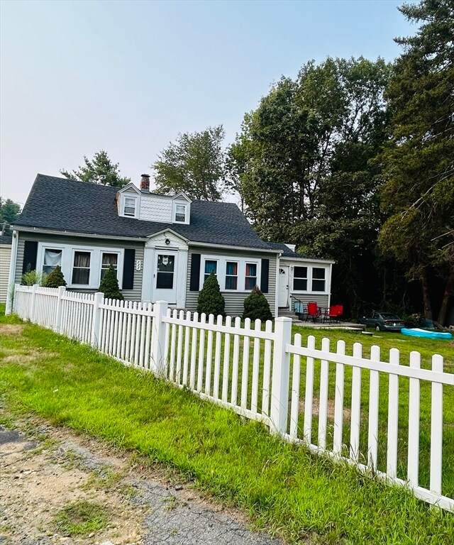 Primary Photo - 733 Pleasant St