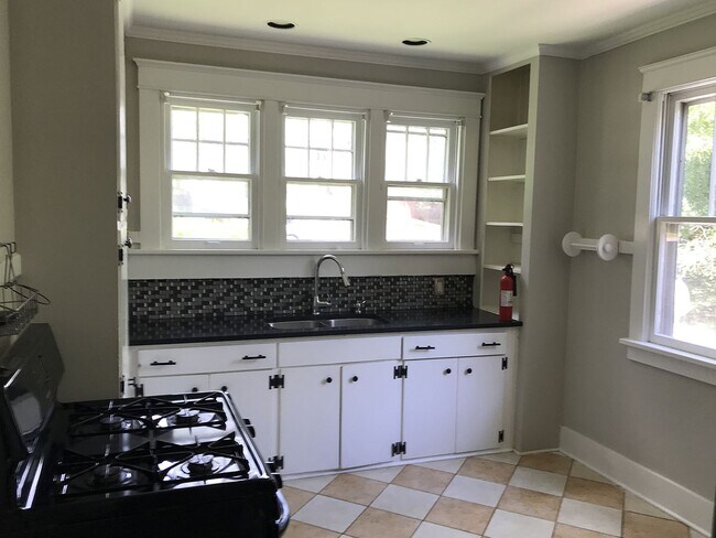 Building Photo - Location, Location, Location! 4br/2ba Home...