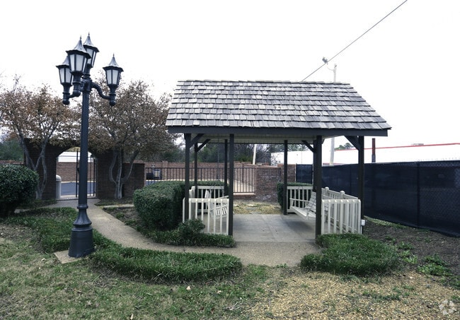 Gazebo - Park Knoll Apartments
