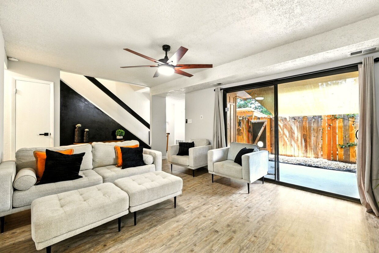 Primary Photo - Beautiful 2-Bedroom, 1.5-Bath Home With Gr...
