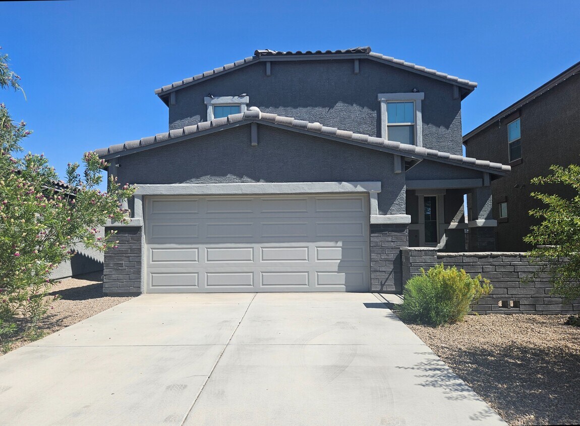 Foto principal - 10679 W Golson Dr