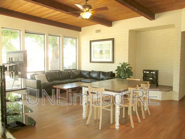 Building Photo - 355 Canyon Diablo Rd