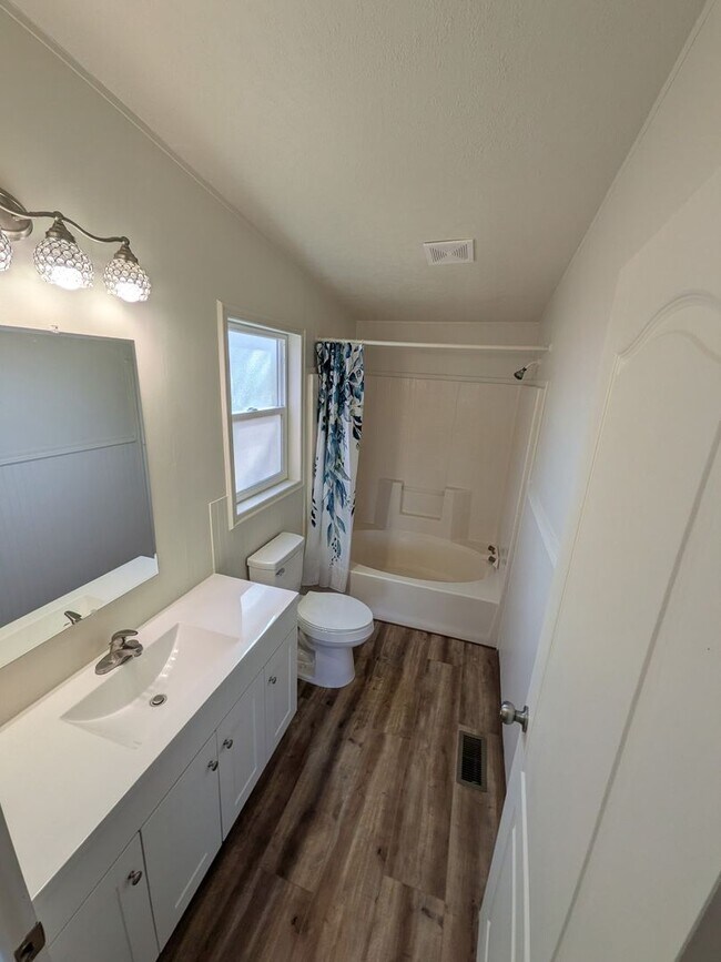 Foto del edificio - Fallon 3 Bedroom on Large Property