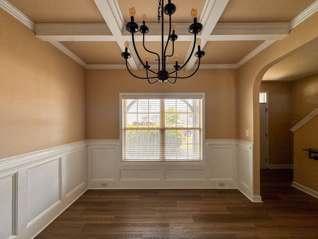Building Photo - Well-Maintained 4 Bed 2.5 Bath Home in Westgate