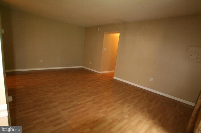 Foto del edificio - 8583 Falls Run Rd