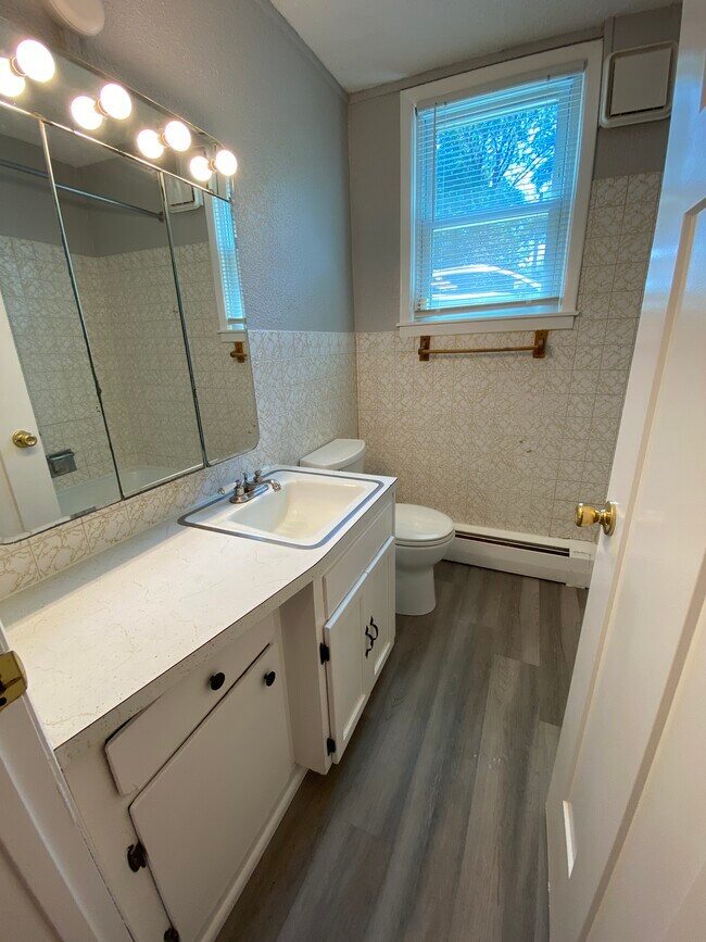 Bathroom - 7617 69th ave N