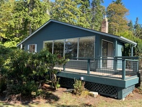 Building Photo - 6408 S Admiralty Way