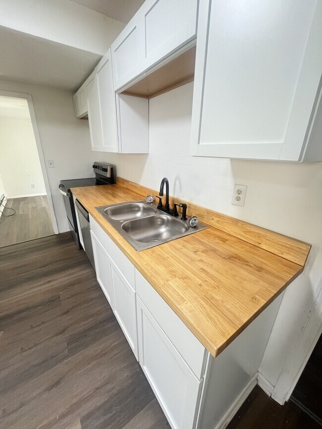 Foto del edificio - 728 E Culton St