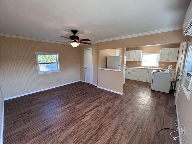 Building Photo - 5313 Ave Q 1/2
