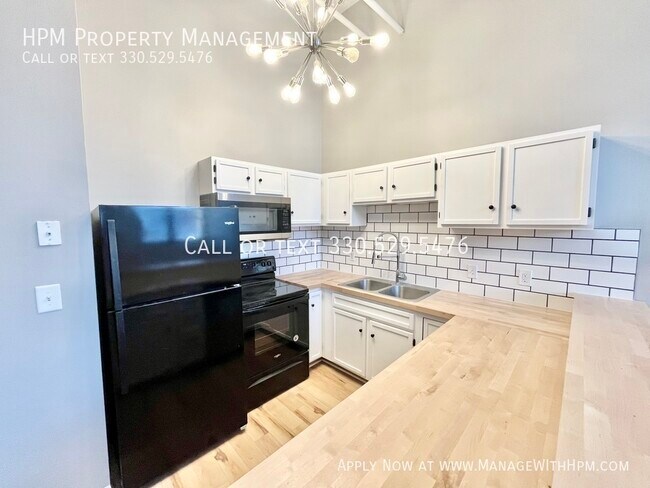 Foto del edificio - Call 330-529-5476 To Schedule A Showing!